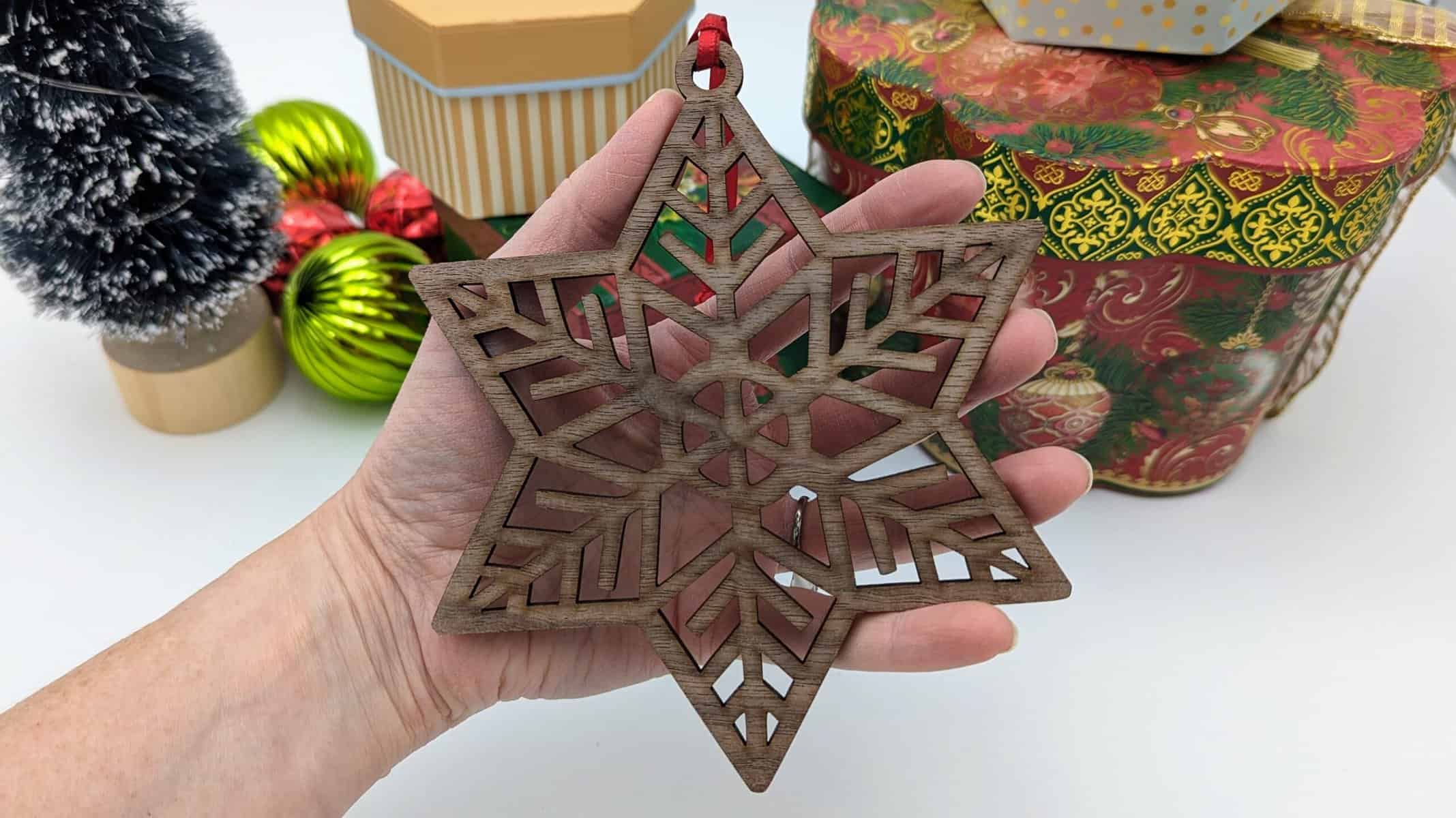 Large walnut snowflake